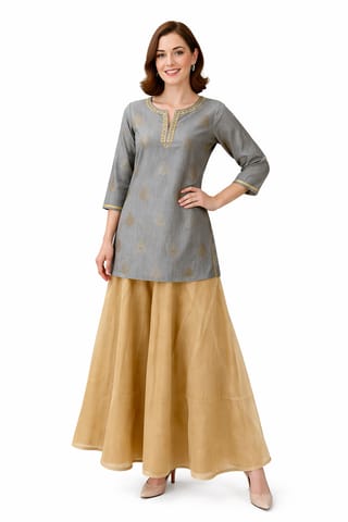 K32 CHANDERI SILK GREY & GD RS 3/4 FL - MOTIF 1
